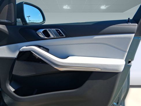 Used 2026 BMW X5 sDrive40i image 30