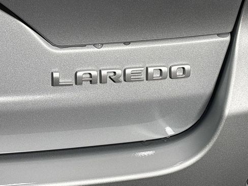 New 2025 Jeep Grand Cherokee Laredo w/ Luxury Tech Group I AWD/4WD image 23