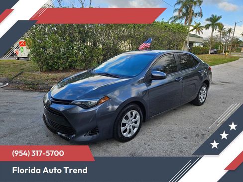 Used 2018 Toyota Corolla LE image 1