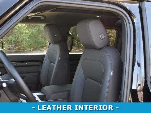 Used 2025 Land Rover Defender 110 S AWD/4WD image 7