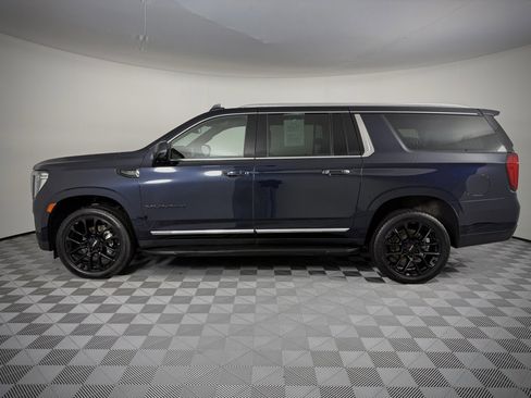 Used 2023 GMC Yukon XL SLT w/ SLT Premium Package image 2
