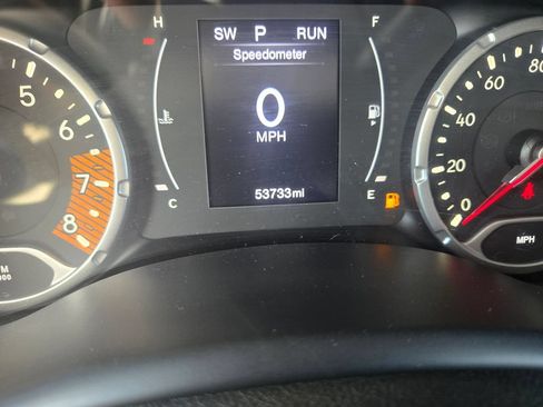 Used 2023 Jeep Renegade Latitude AWD/4WD image 11
