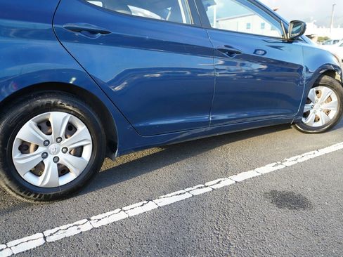 Used 2016 Hyundai Elantra SE image 5