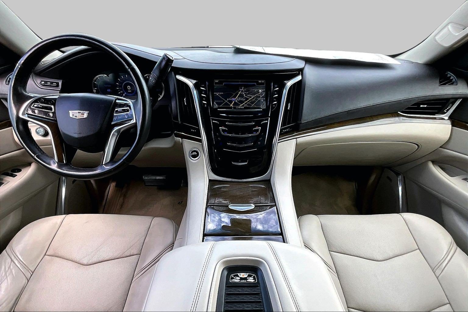 Used 2018 Cadillac Escalade Luxury AWD/4WD image 14