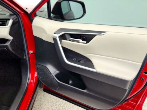 Used 2023 Toyota RAV4 XLE Premium image 26