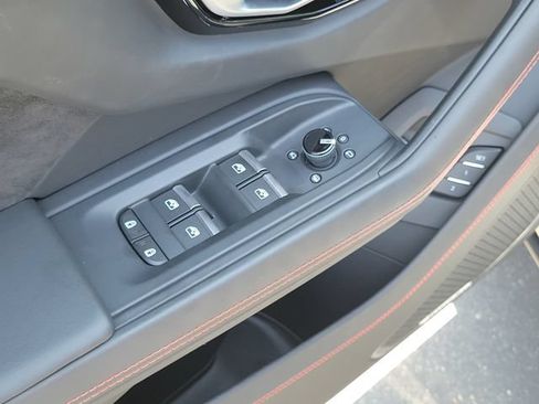 Used 2024 Lamborghini Urus S AWD/4WD image 19