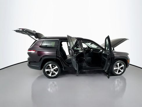 Used 2023 Jeep Grand Cherokee L Limited AWD/4WD image 26
