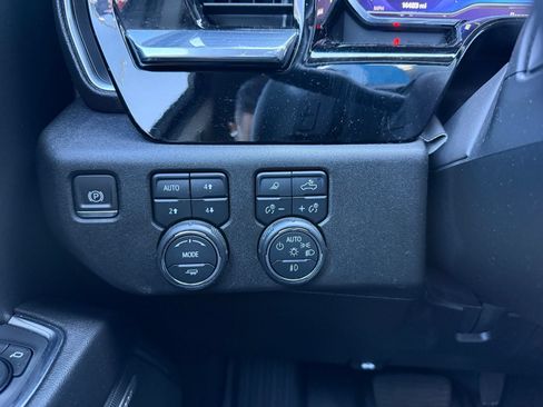 Used 2024 Chevrolet Silverado 1500 RST w/ All Star Edition Plus AWD/4WD image 36