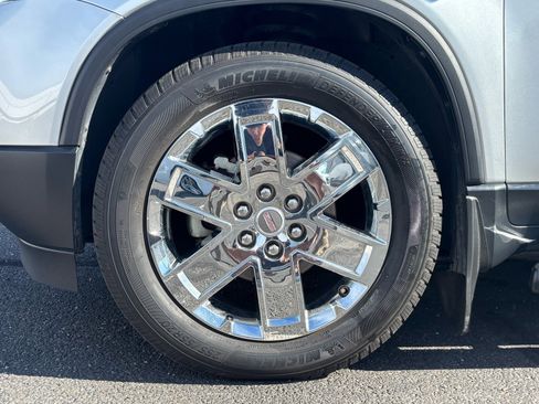 Used 2010 GMC Acadia SLT w/ LPO, 'HIT The Road' Package image 5