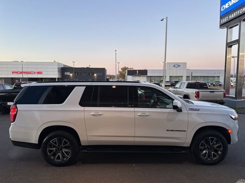 Used 2022 Chevrolet Suburban Z71 image 5