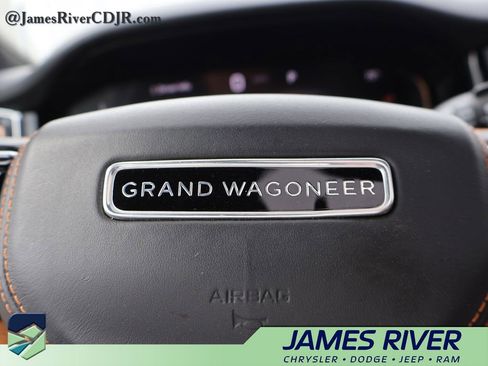 Used 2024 Jeep Grand Wagoneer L Series III AWD/4WD image 31