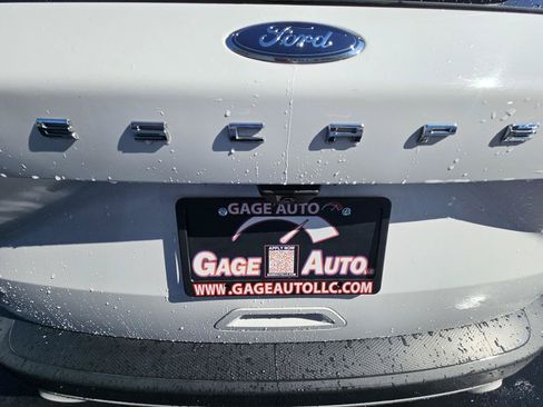 Used 2022 Ford Escape SE FWD image 16
