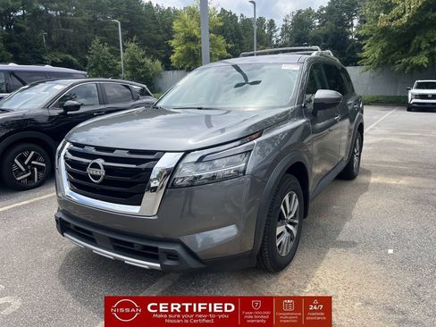 Certified 2024 Nissan Pathfinder SL AWD/4WD image 1