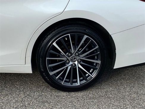 Used 2023 Lexus ES 350 w/ Premium Package image 10