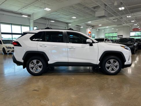 Used 2023 Toyota RAV4 XLE AWD/4WD image 9