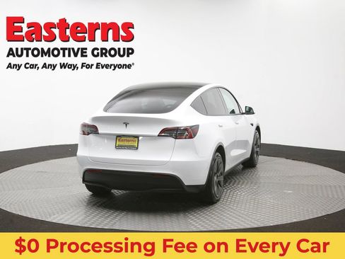 Used 2022 Tesla Model Y Long Range AWD/4WD image 35