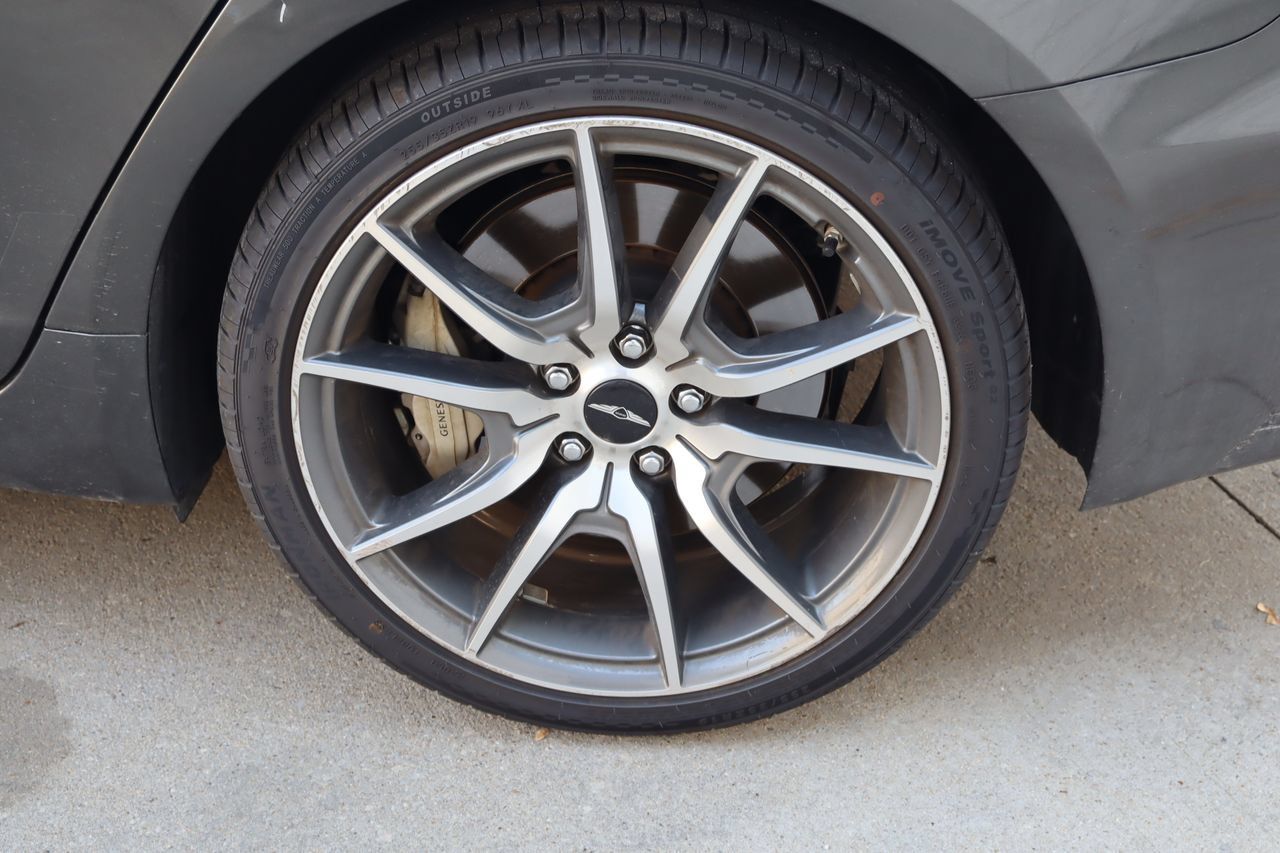 Used 2025 Genesis G70 2.5T RWD image 26