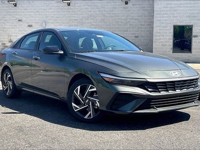 New 2025 Hyundai Elantra SEL