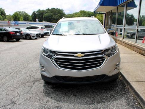 Used 2018 Chevrolet Equinox Premier image 2