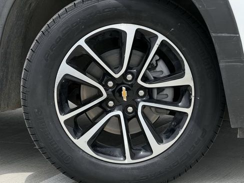 Used 2025 Chevrolet TrailBlazer LT AWD/4WD image 9