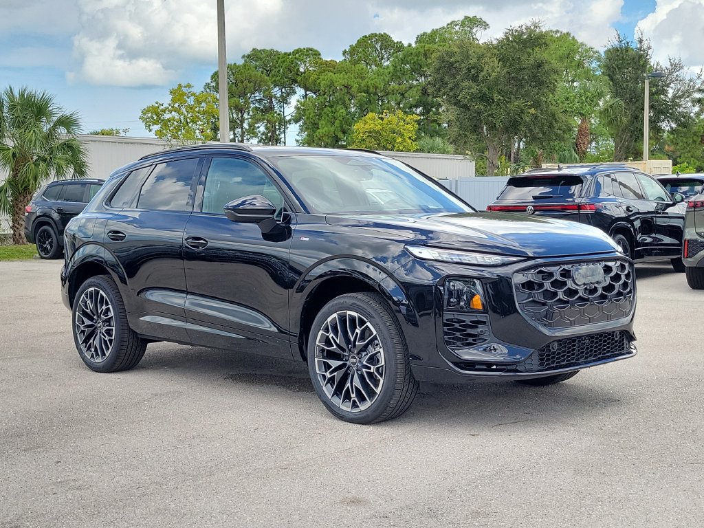 New 2026 Audi Q3 quattro 2.0T AWD/4WD image 2