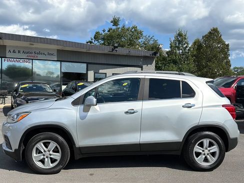 Used 2018 Chevrolet Trax LT w/ LT Convenience Package AWD/4WD image 4