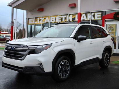 Used 2025 Subaru Forester Premium w/ Convenience Package #1