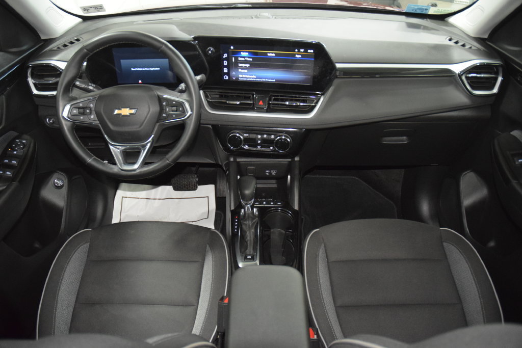 Used 2024 Chevrolet TrailBlazer LT w/ Convenience Package AWD/4WD image 29