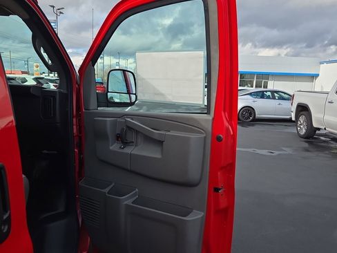 New 2026 Chevrolet Express 3500 RWD image 19