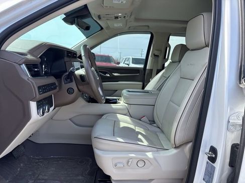 Used 2021 GMC Yukon Denali w/ Denali Premium Package image 4