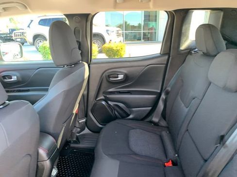 Used 2019 Jeep Renegade Trailhawk AWD/4WD image 14