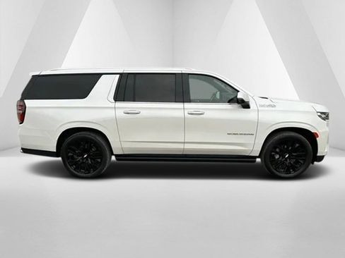 Used 2023 Chevrolet Suburban High Country image 8