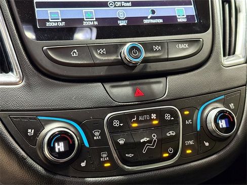 Used 2017 Chevrolet Malibu Premier image 17