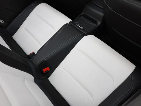 Used 2016 Chevrolet Camaro SS RWD image 14