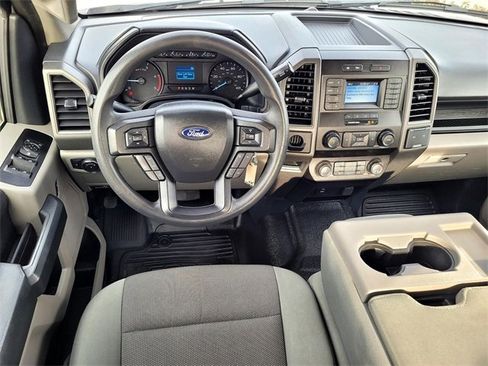 Used 2022 Ford F250 XL w/ Power Equipment Group image 9
