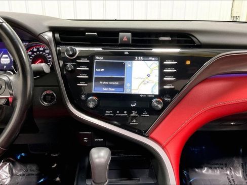 Used 2019 Toyota Camry XSE image 6