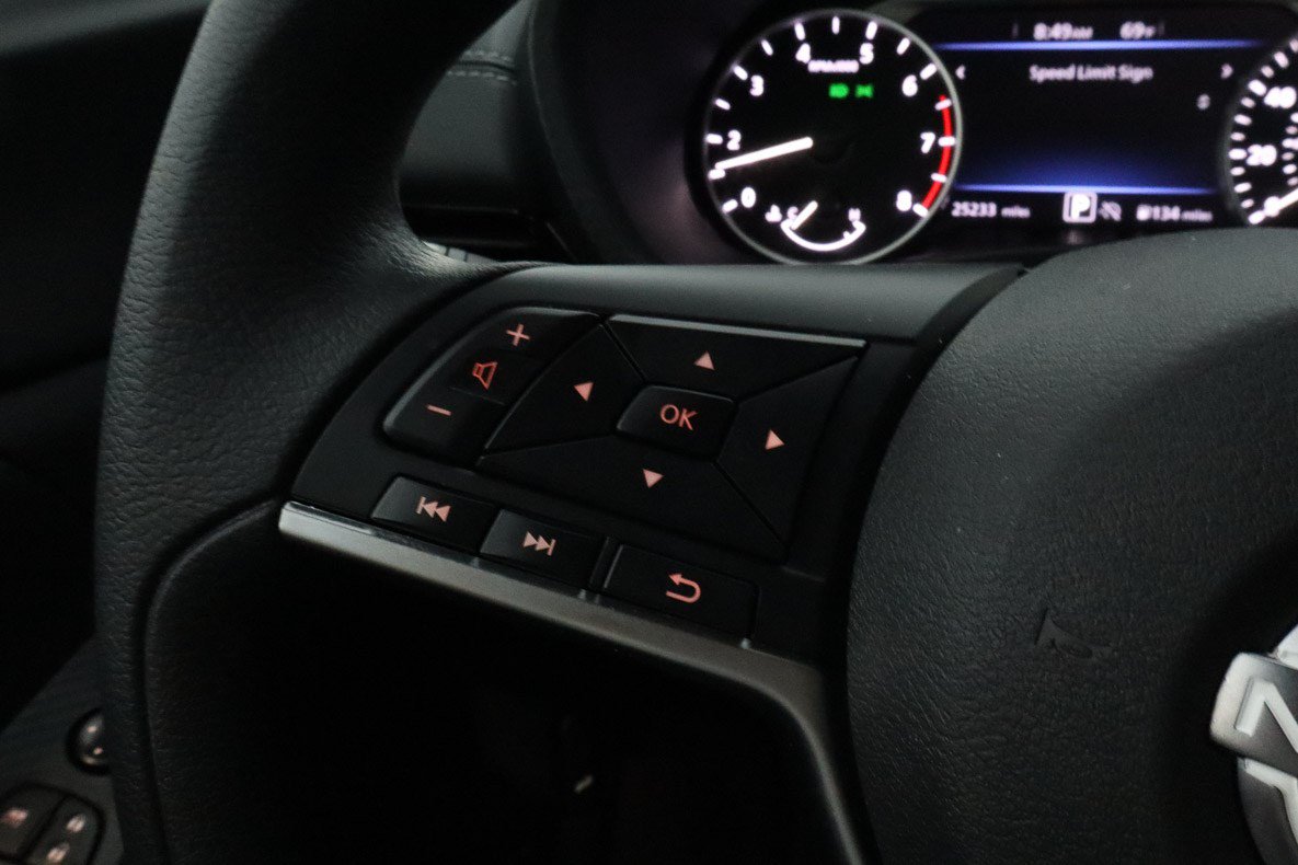 Used 2025 Nissan Sentra SV FWD image 23