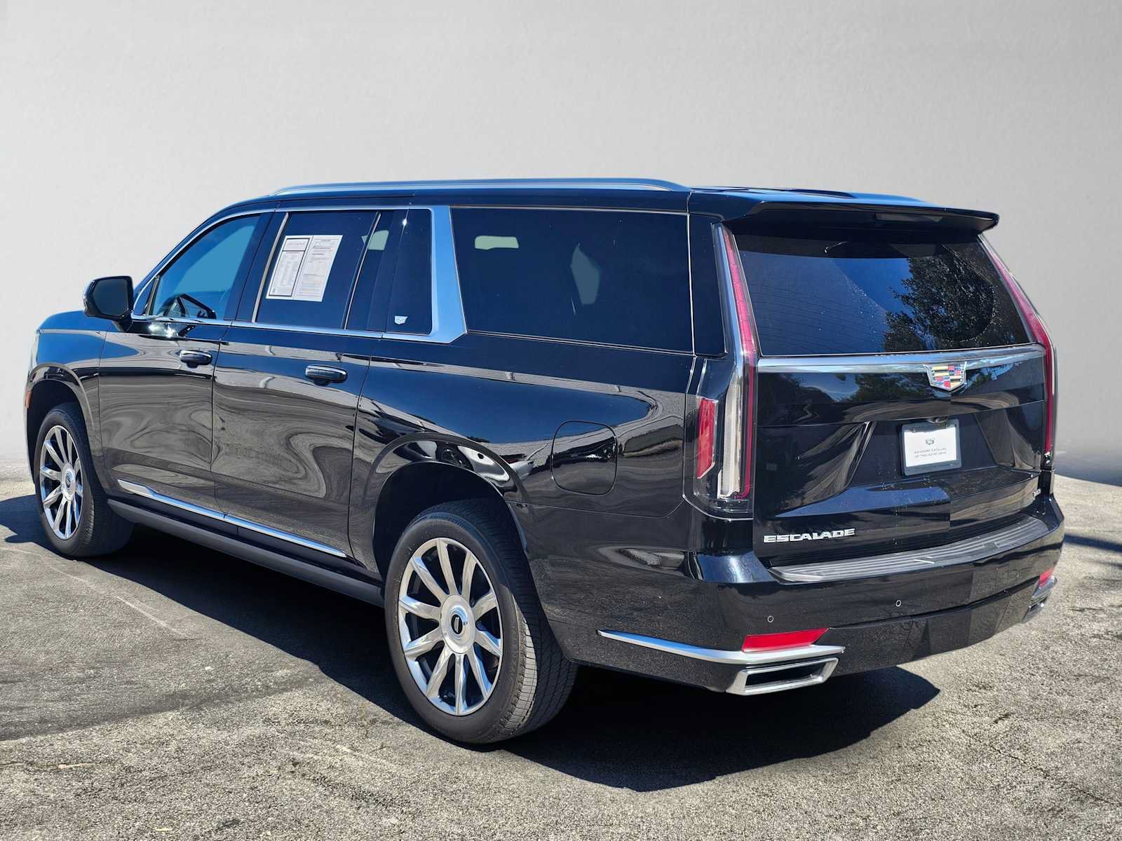 Certified 2024 Cadillac Escalade ESV Premium Luxury Platinum AWD/4WD image 5