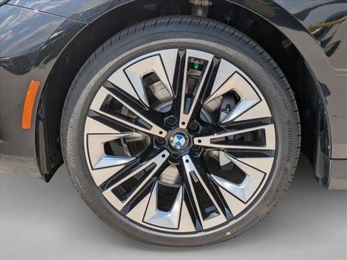 Used 2026 BMW 530i xDrive w/ Premium Package AWD/4WD image 10