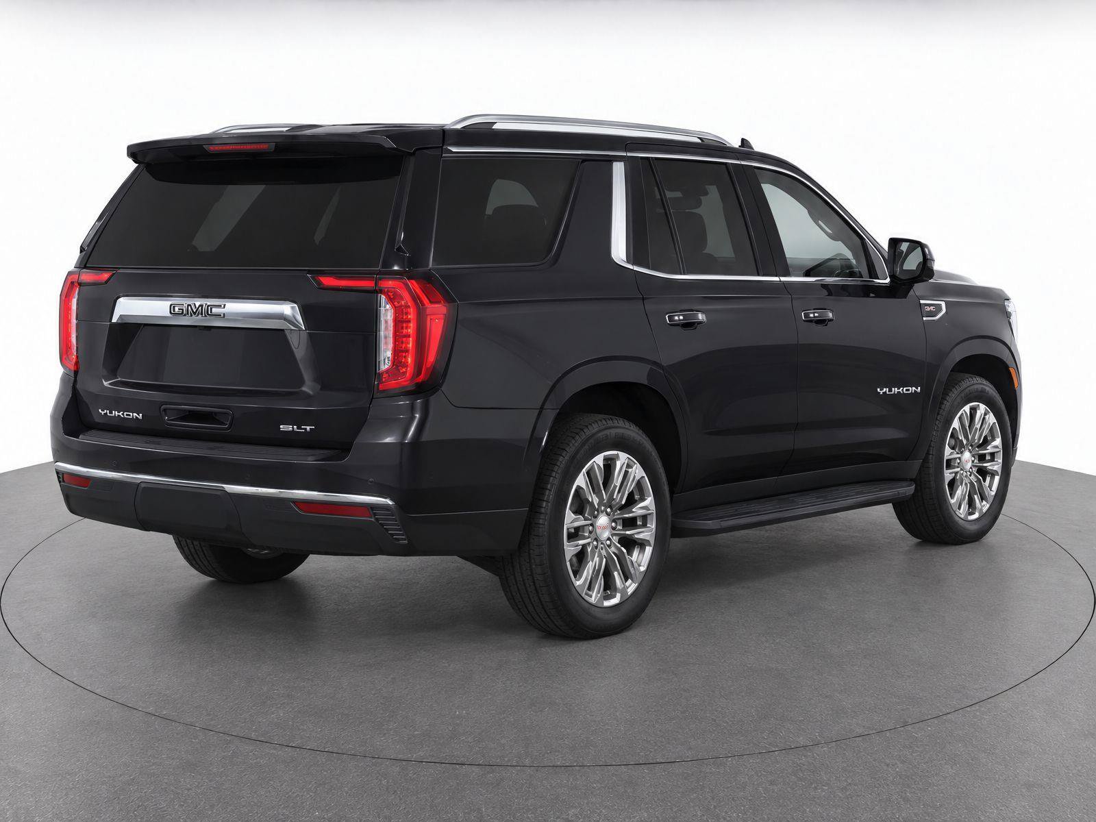 Used 2023 GMC Yukon SLT RWD image 4