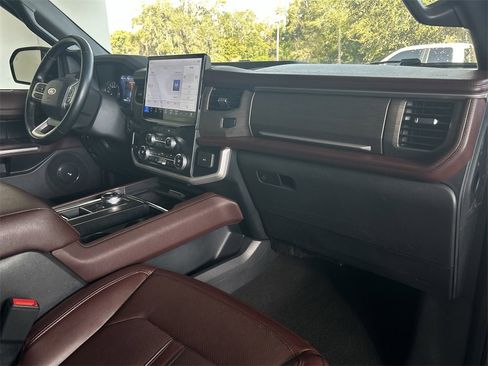 Used 2024 Ford Expedition Max Limited image 36