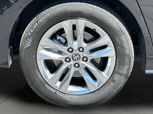 Used 2022 Toyota Sienna XLE Woodland Edition AWD/4WD image 11