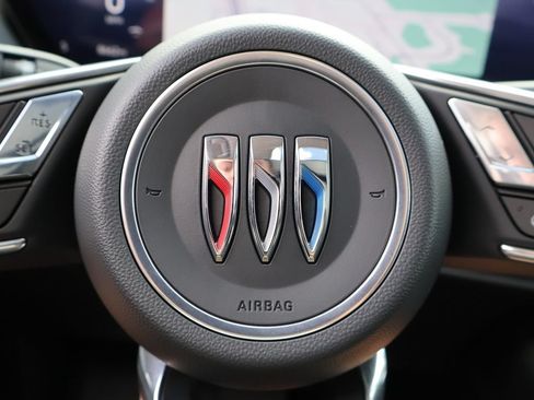Used 2025 Buick Envision Avenir AWD/4WD image 27