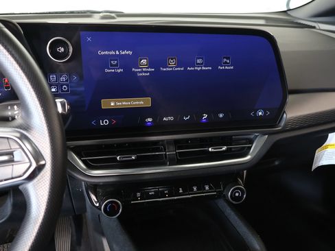 Used 2025 Chevrolet Equinox EV LT FWD image 5