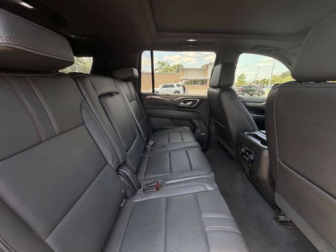 Used 2021 Chevrolet Suburban RST AWD/4WD image 15
