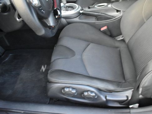Used 2015 Nissan 370Z Coupe image 25
