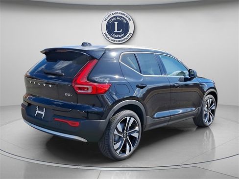 New 2025 Volvo XC40 B5 Ultra w/ Climate Package image 7