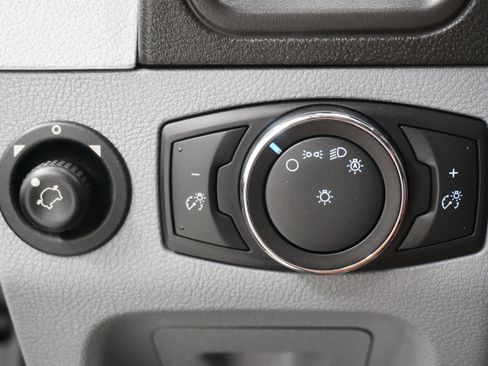 Used 2017 Ford Transit 150 XLT image 21