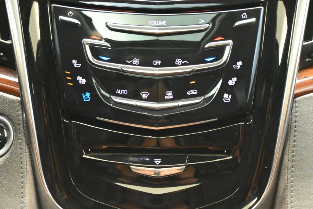 Used 2018 Cadillac Escalade ESV Premium Luxury AWD/4WD image 21