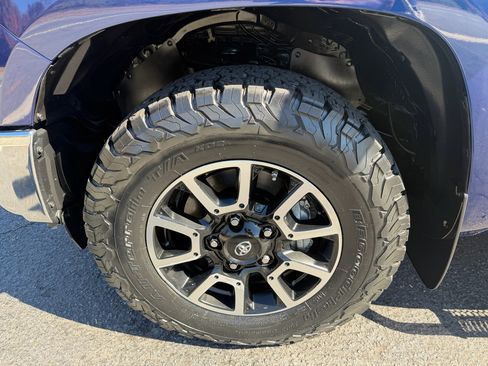 Used 2015 Toyota Tundra SR5 w/ TRD Off Road Package image 33